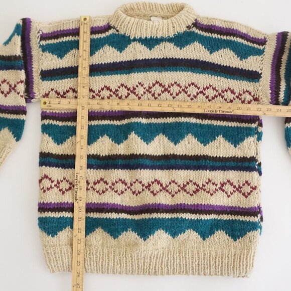 Cozy Multicolor Knit Sweater - Picture 4 of 13